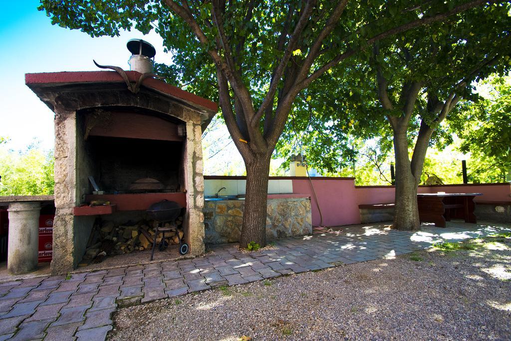 Apartments Zile Starigrad Paklenica Buitenkant foto