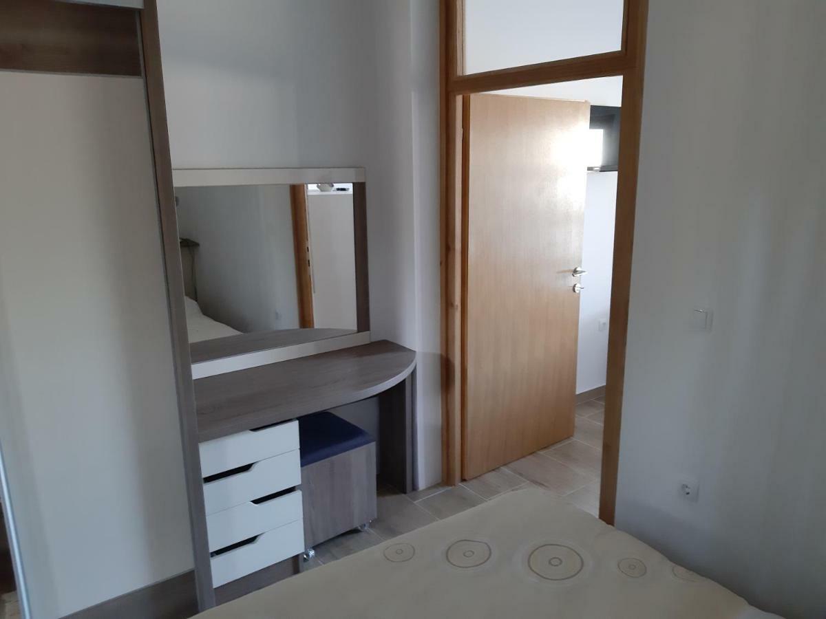 Apartments Zile Starigrad Paklenica Buitenkant foto