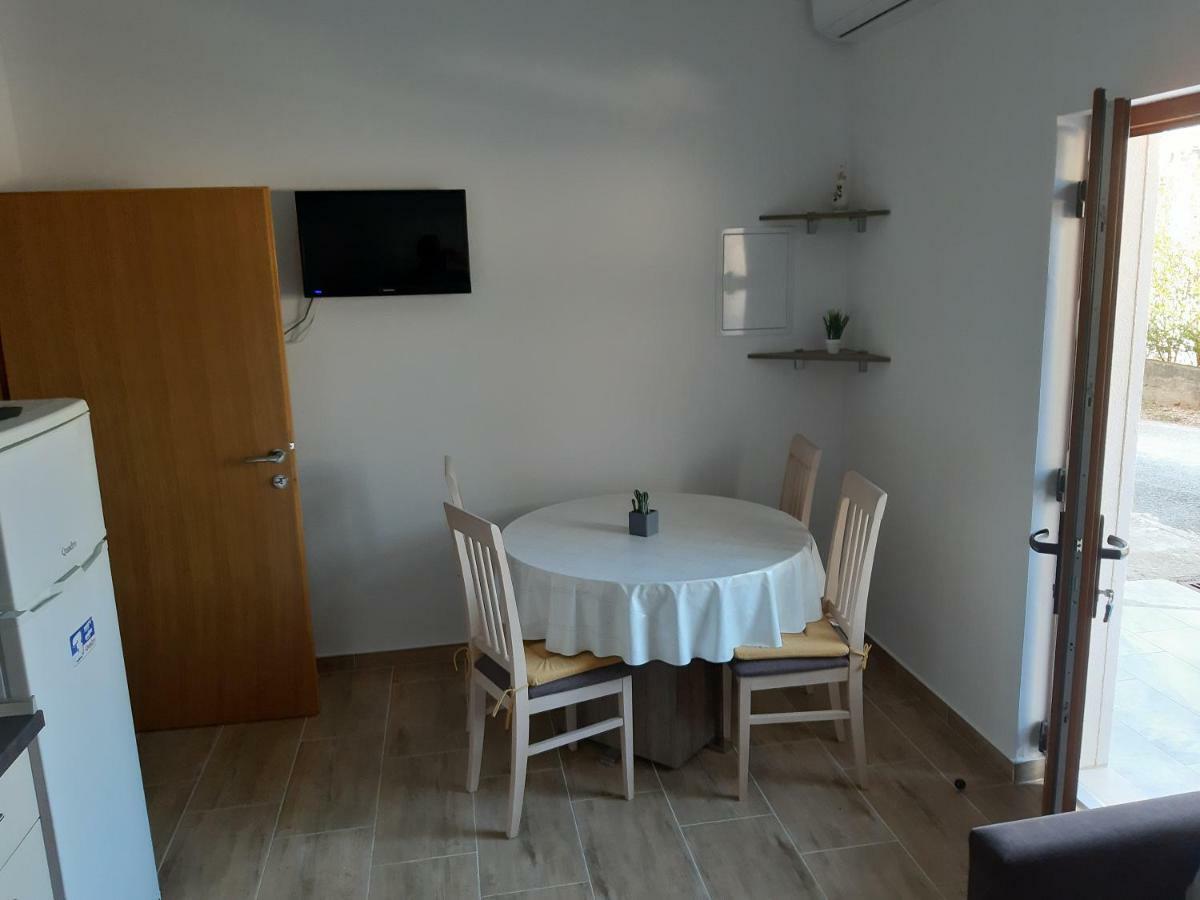Apartments Zile Starigrad Paklenica Buitenkant foto