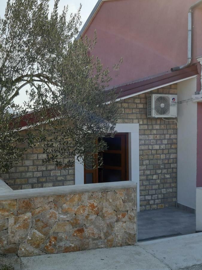 Apartments Zile Starigrad Paklenica Buitenkant foto