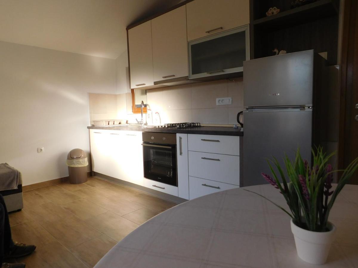 Apartments Zile Starigrad Paklenica Buitenkant foto