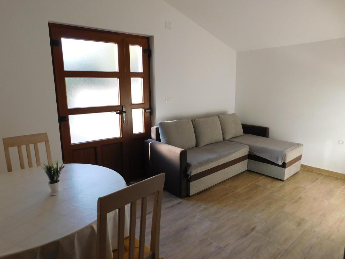 Apartments Zile Starigrad Paklenica Buitenkant foto